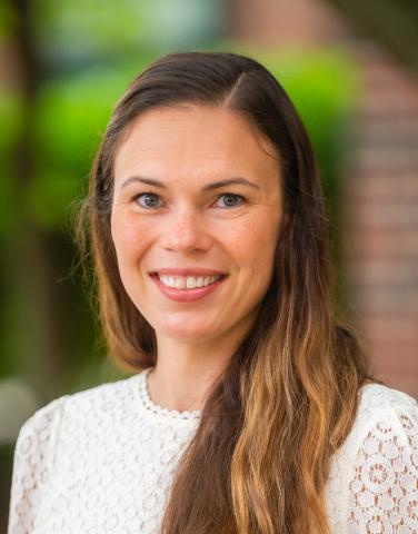 Head shot of Kerry Vittum, CRNA