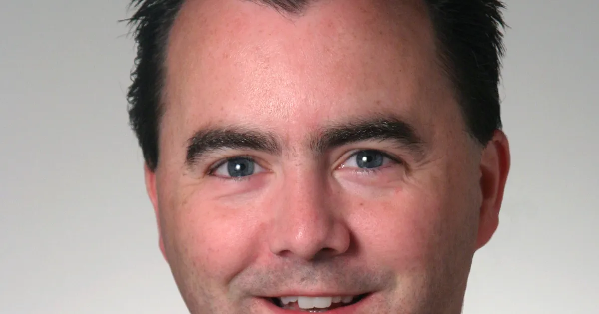 Teri kiyimdagi ayollar Etuk Latina fotosuratlarni eshak qiladi