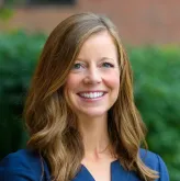 headshot of Lindsay Hoyt