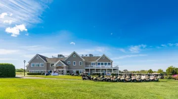  A picture of the clubhouse at Plymouth Country Club in Plymouth, Massachusetts