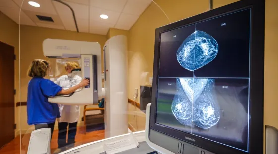 A view of a 3D mammography scanner
